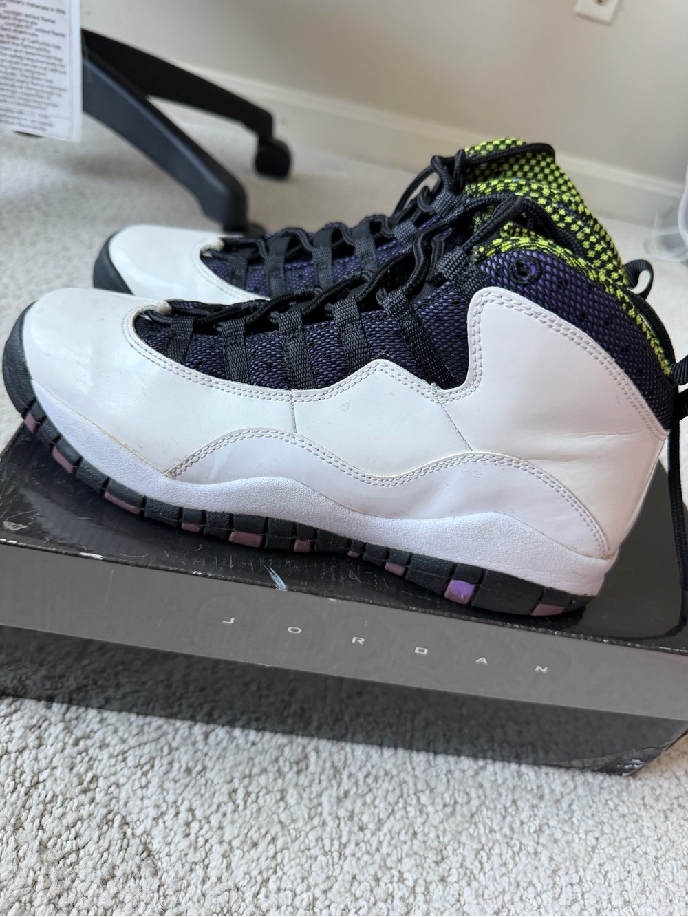 Jordan Kids High-Top Sneakers in White, Black and Green 10 Retro(GS)